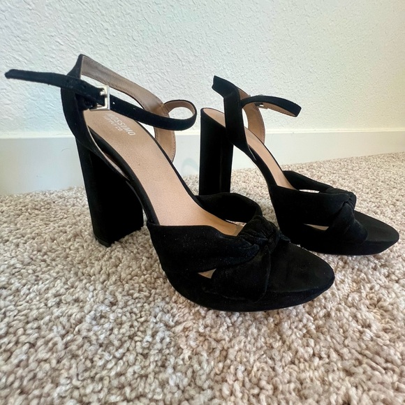 Black Chunky Block Heel Sandals - Picture 1 of 5